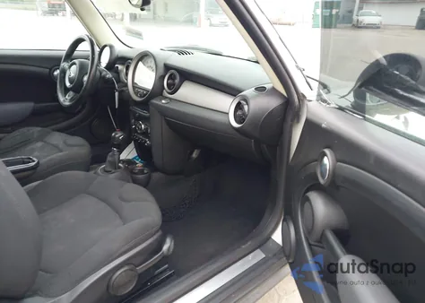 2011 Mini Cooper Clubman из США, поврежденный, VIN WMWZF3C55BTY00807